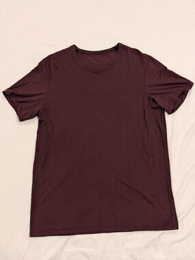 Lululemon Fundamental Men Maroon T-Shirt Medium